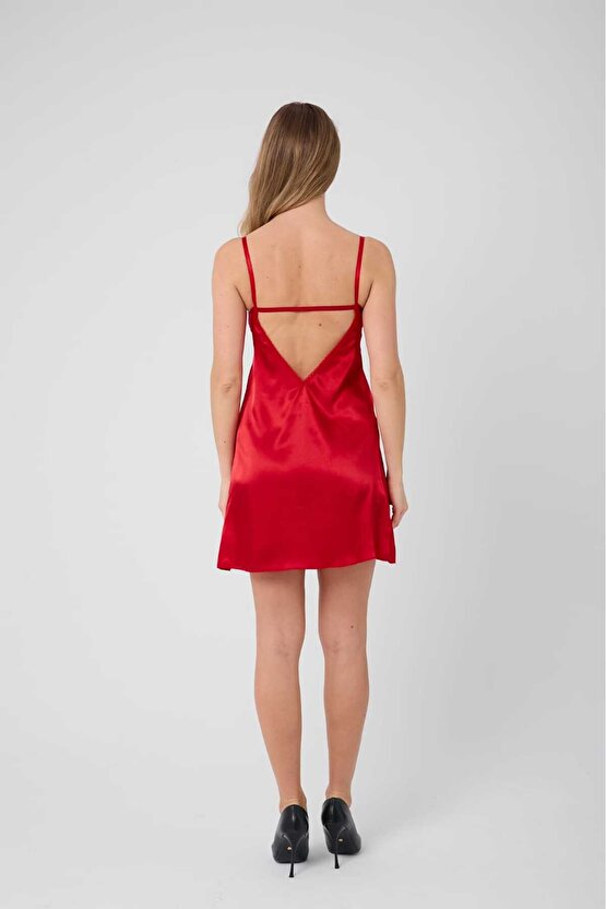 Dantel Detaylı Balenli Saten Gecelik