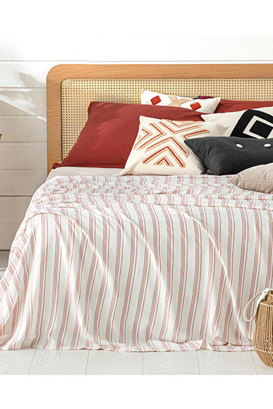 Fine Lines Ipliği Boyalı Viskon Çift Kişilik Pike Mercan