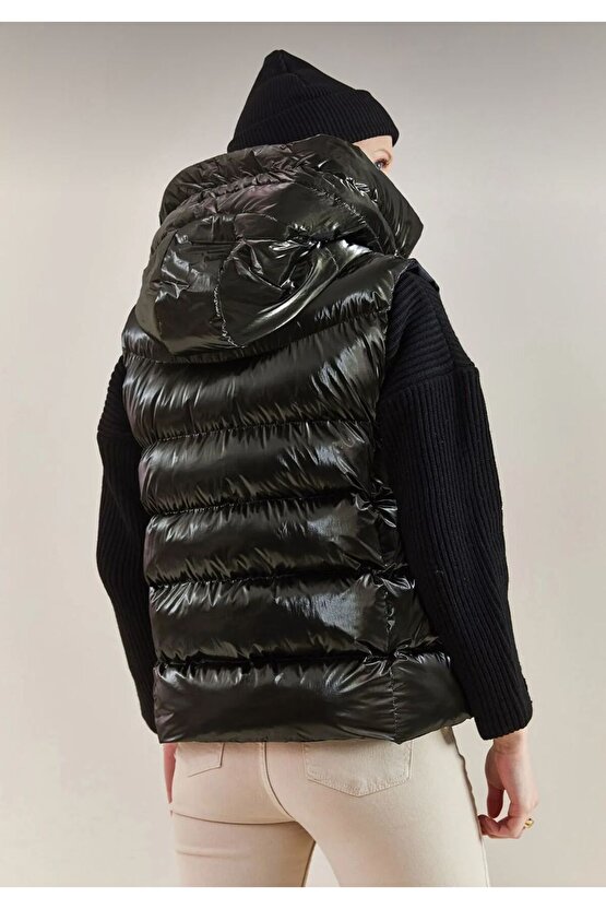 Gold Fermuarlı Kapüşonlu Siyah Şişme Yelek