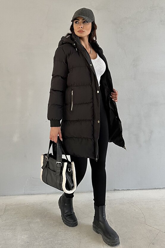 Kadın Siyah Uzun Şişme Mont - Kapüşonlu, Gold Detaylı