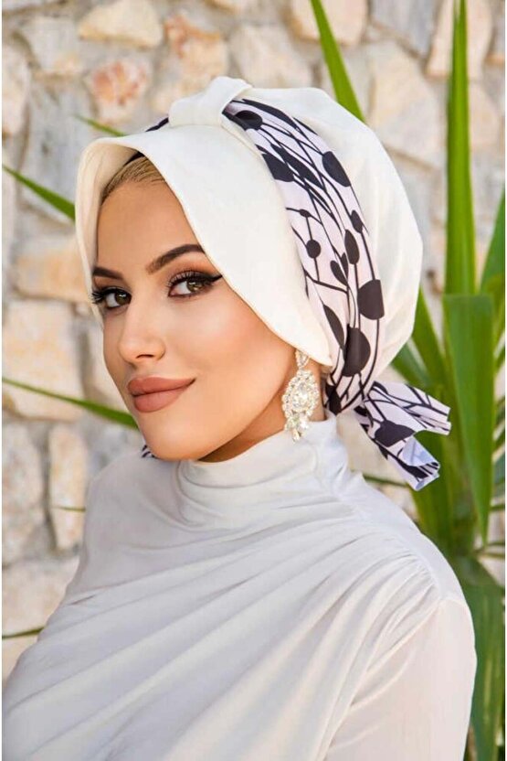 Kırık Beyaz Puan Bantlı Şapka Bone