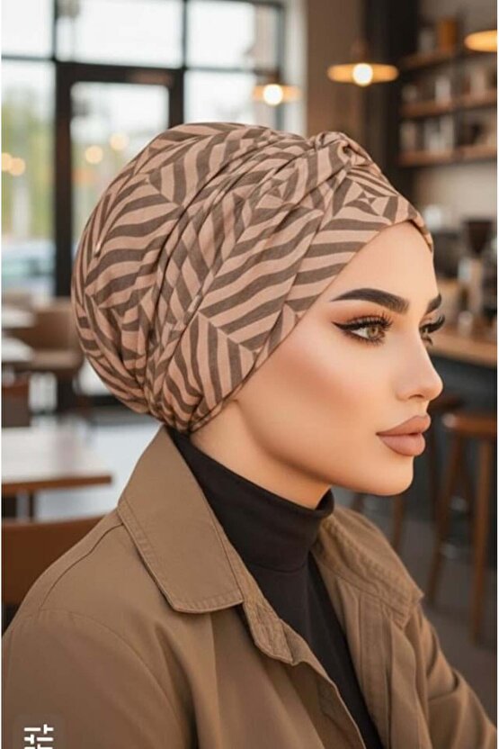 Kahve Bej Geometrik Desen Burgu Detaylı Bone