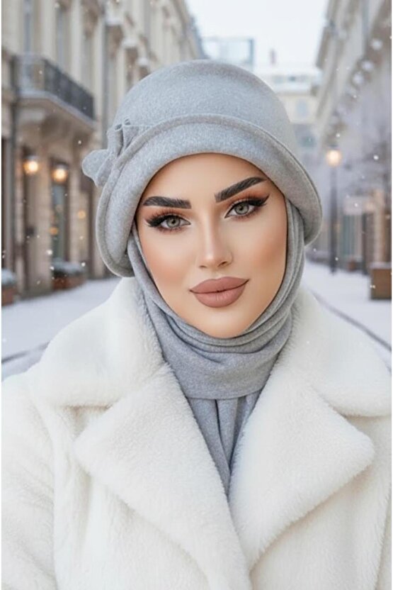 Gri Aksesuarlı Atkılı Vintage Şapka