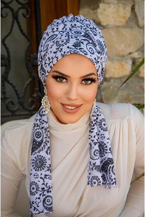 Beyaz Siyah Etnik Desen Atkılı Bone