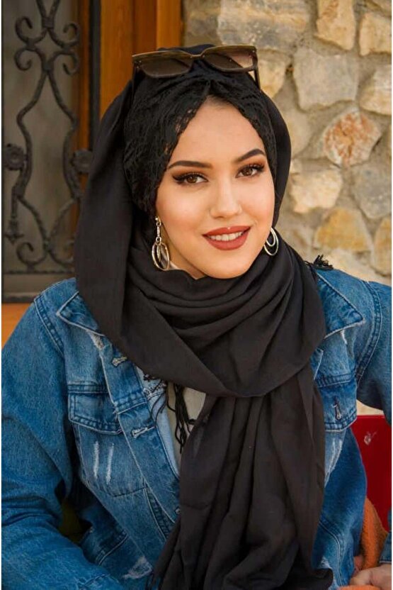 Siyah Dantelli Büzgülü Şal