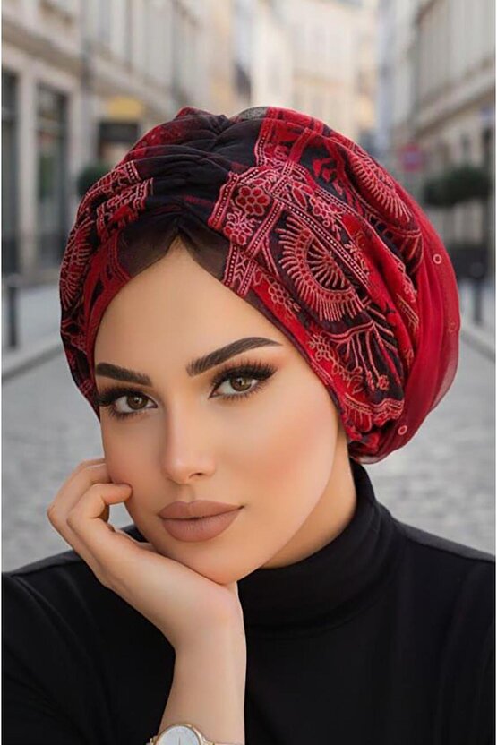 Kırmızı Siyah Büzgülü Dolama Bone