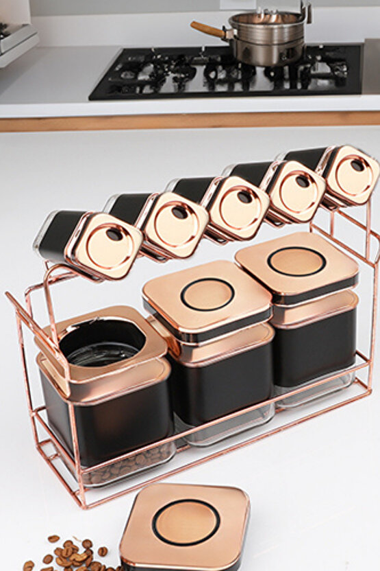 9’lu Bakır Kapaklı Siyah Saklama Kabı ve Baharatlık Seti – Metal Standlı Mutfak Düzenleyici