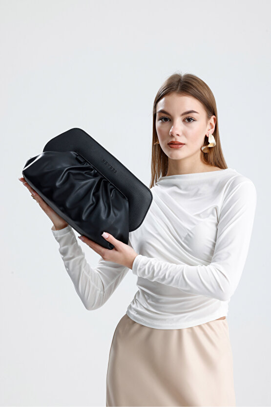 Heybes Kadın Siyah Vegan Deri Büzgü Tasarım Mıknatıs Mekanizmalı Modern El Çantası