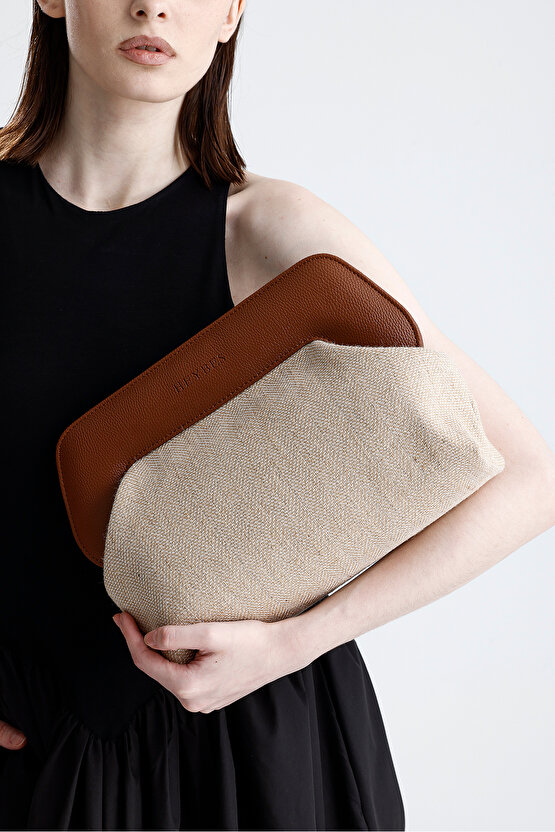 Heybes Kadın Kahverengi Çerçeveli Kendinden Desenli Jüt Clutch El Çantası