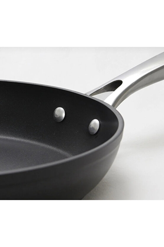 Arte Diamond Serisi Döküm Yanmaz Yapışmaz Çelik Saplı Tava 28 Cm