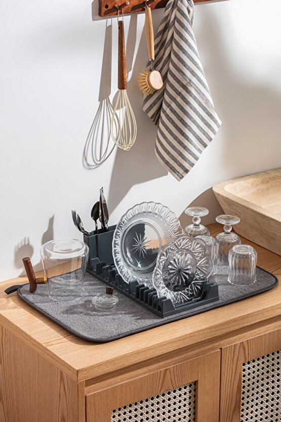 Katlanabilir Bulaşıklık – Su Emici Tabanlı, Pratik ve Şık Mutfak Düzenleyici