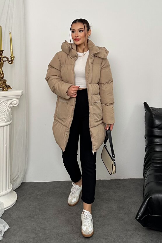 Kadın Kapüşonlu Uzun Şişme Mont – Su Geçirmez Oversize Kışlık, Cepli Fermuarlı