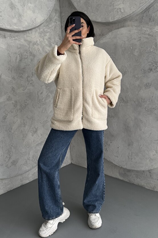 Kadın Bej Oversize Peluş Mont - Çift Fermuarlı, Dik Yakalı