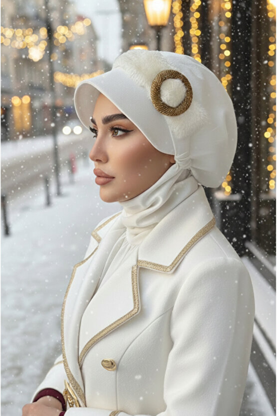 Beyaz Gold Tokalı Tesettür Şapka