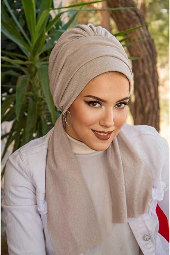 İnci Pudrası Işıltılı Toka Detaylı Atkılı Bone