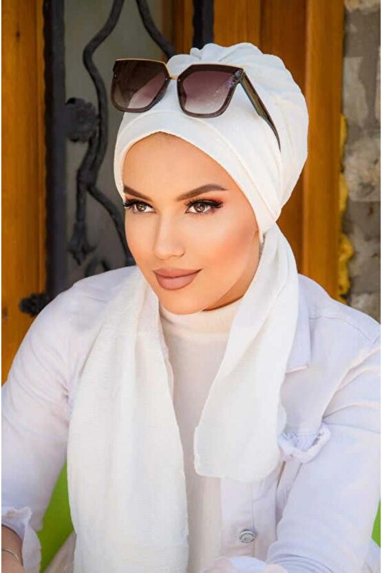 Kırık Beyaz Atkılı Bone