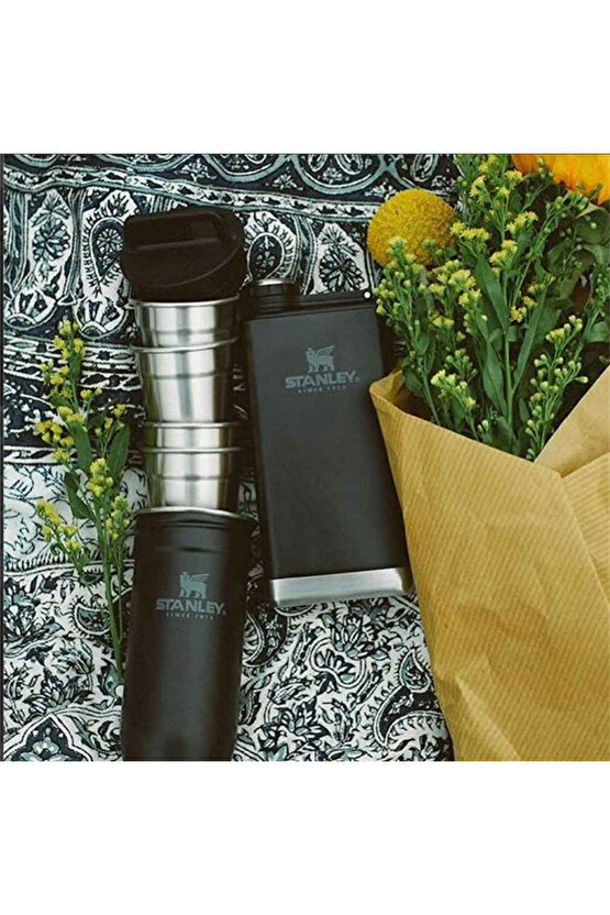 Adv Gift Box Shot Gl St M.blk Flask Shot Seti