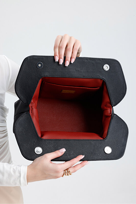 Heybes Kadın Siyah Vegan Deri Büzgü Tasarım Mıknatıs Mekanizmalı Modern El Çantası