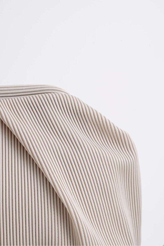 Heybes Kadın Krem Piliseli Clutch El Çantası