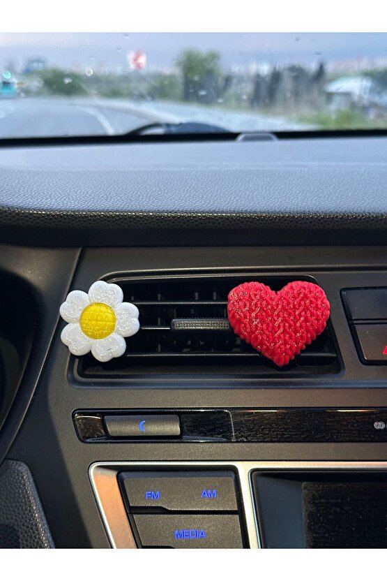 1 Adet Renkli Çiçek ve 1 Adet Kalp Papatya Çiçeği Araba Klima Süsü Torpido Araç Aksesuar Iç Süsler