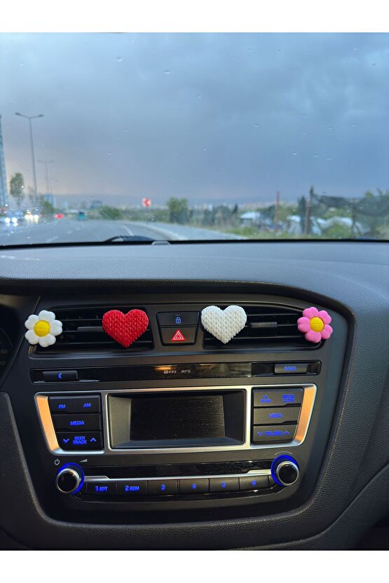 1 Adet Renkli Çiçek ve 1 Adet Kalp Papatya Çiçeği Araba Klima Süsü Torpido Araç Aksesuar Iç Süsler