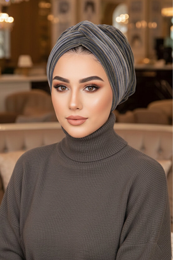 Antrasit Çizgili Burgu Detaylı Bone