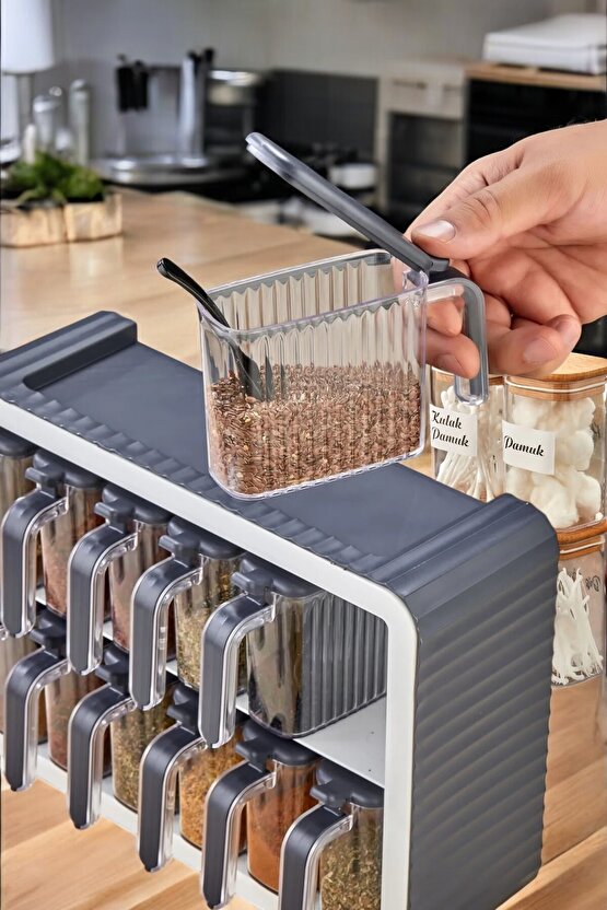 12 li Standlı Kendinden Yapışkanlı Kapaklı Kaşıklı Baharatlık Takımı Ve 4lü Ahşap Kapaklı Banyo Seti