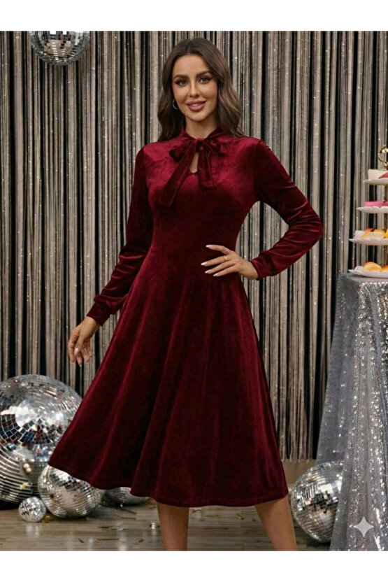 Kadın Uzun Kollu Yakadan Fiyonklu Cepli Midi Kadife Elbise