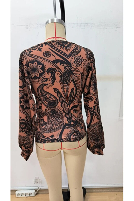 Kadın Uzun Kollu V Dantel Yakalı Modal Bluz