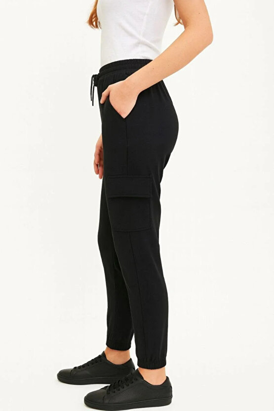 Kadın Siyah Jogger Eşofman Altı Rahat Kalıp, Kargo Cepli, Lastikli Paça, Günlük Spor Pantolon - Siya