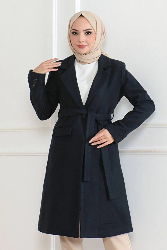 Kadın Kaşe Kaban – Uzun Boy Kruvaze Yaka, Kuşaklı Tesettür Kışlık Kaban, Astarlı Şık Yünlü Dokuma Ov