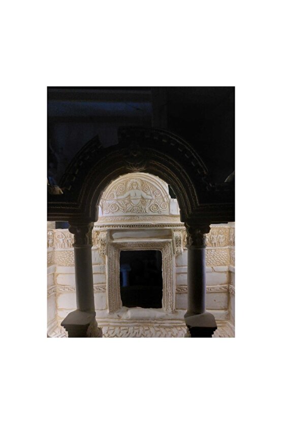 LED Işıklı, Hadrian Tapınağı Figürü