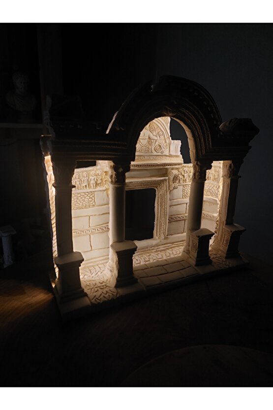 Efes Hadrian Tapınağı Dekoratif Figürü – Mermer Tozu El Yapımı Antik Mimari Biblo (15x6x13 cm)