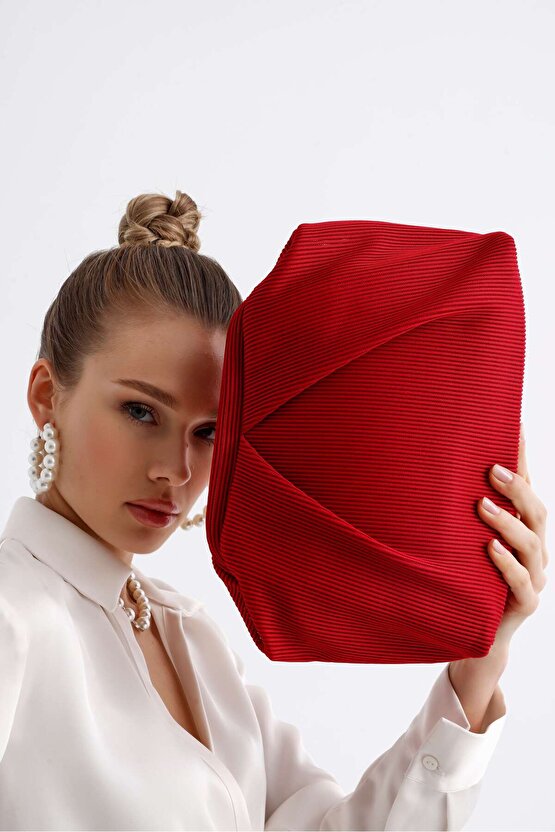 Heybes Kadın Kırmızı Piliseli Clutch El Çantası