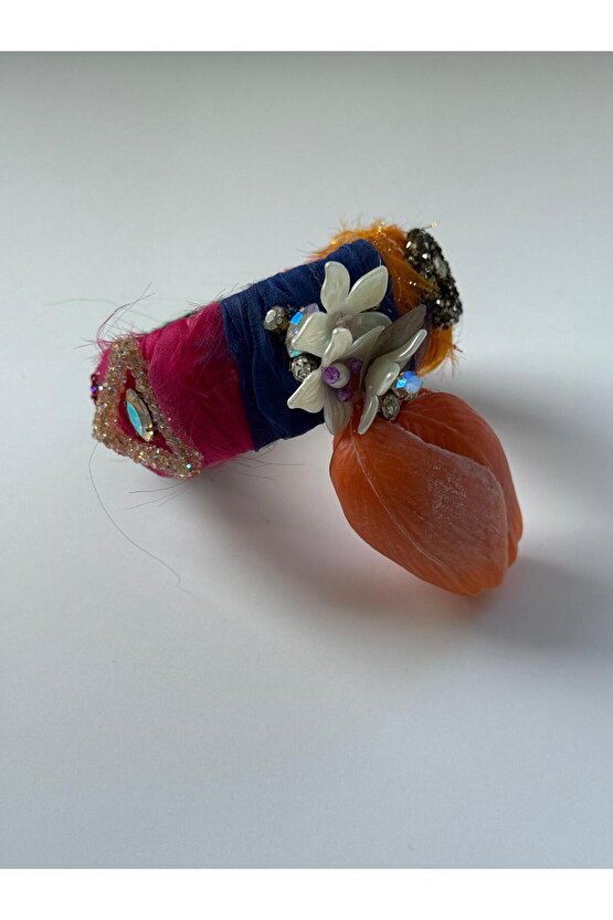 Cemil İpekçi yaz defilesi özel tasarım bilezik 4