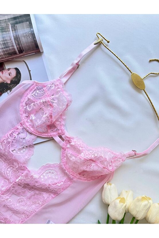 Derin Dekolteli Transparan Dantelli Bodysuit