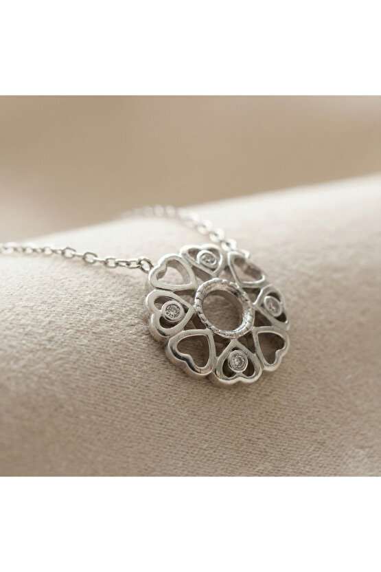 8 Kalpli Taşlı Kolye