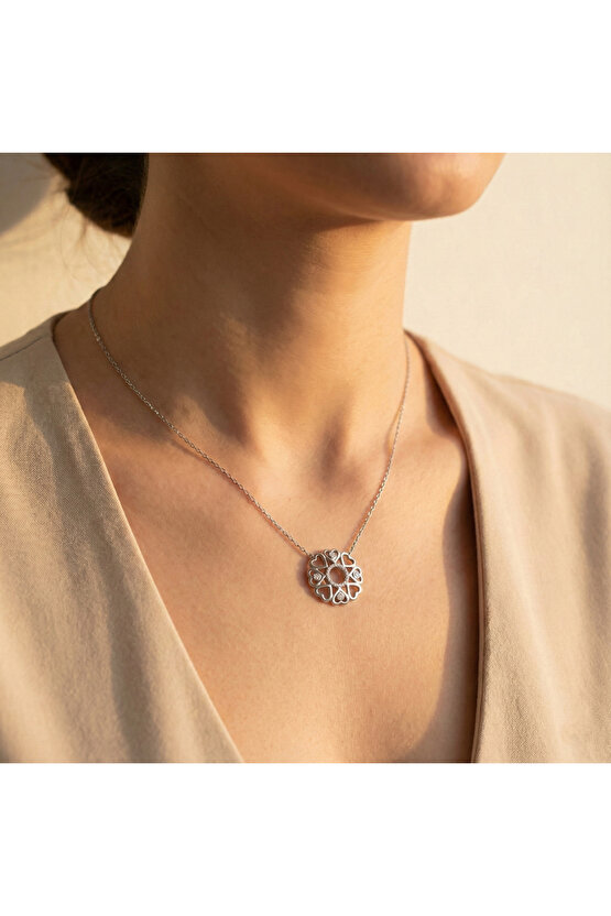 8 Kalpli Taşlı Kolye