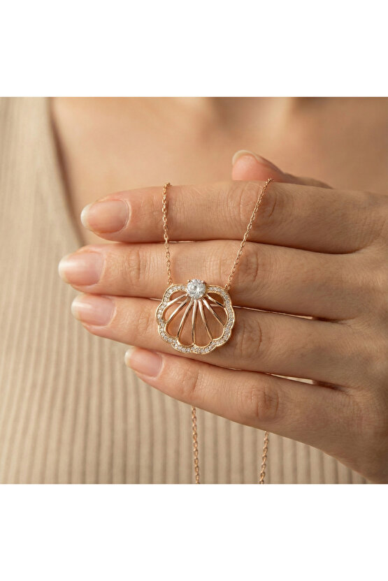 Taşlı Deniz Kabuğu Kolye