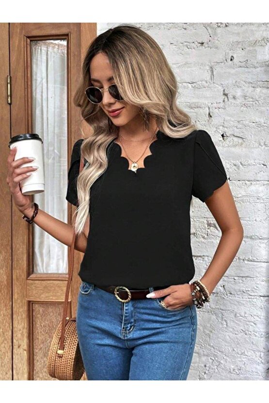 Kadın Kısa Kollu Lazer V Yakalı Ithal Krep Bluz