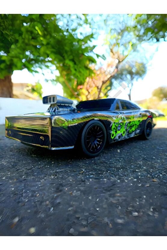 Oyuncak 2.4Ghz Uzaktan Kumandalı Ghost Rider Şarjlı 25 Km Hız Yapan Dev Boy 42cm RC Araba