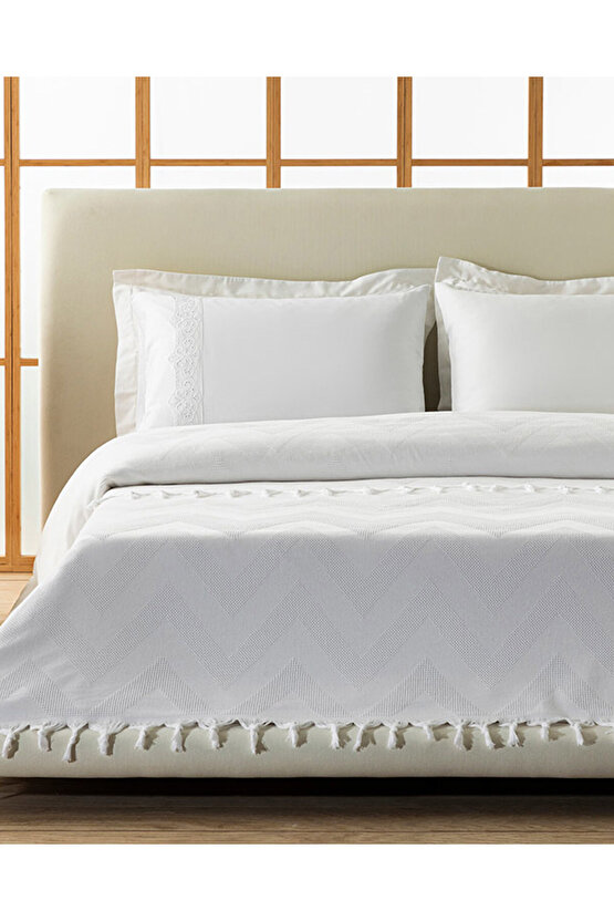 Leona Pamuklu Jakarlı Çift Kişilik Pike Beyaz