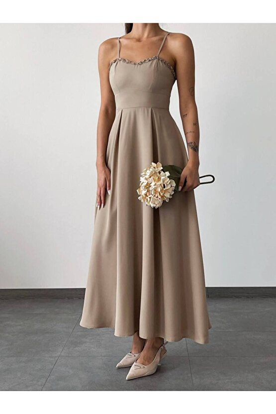 İp Askılı Göğüs Detaylı Jessica Kumaş Uzun Vizon Elbise