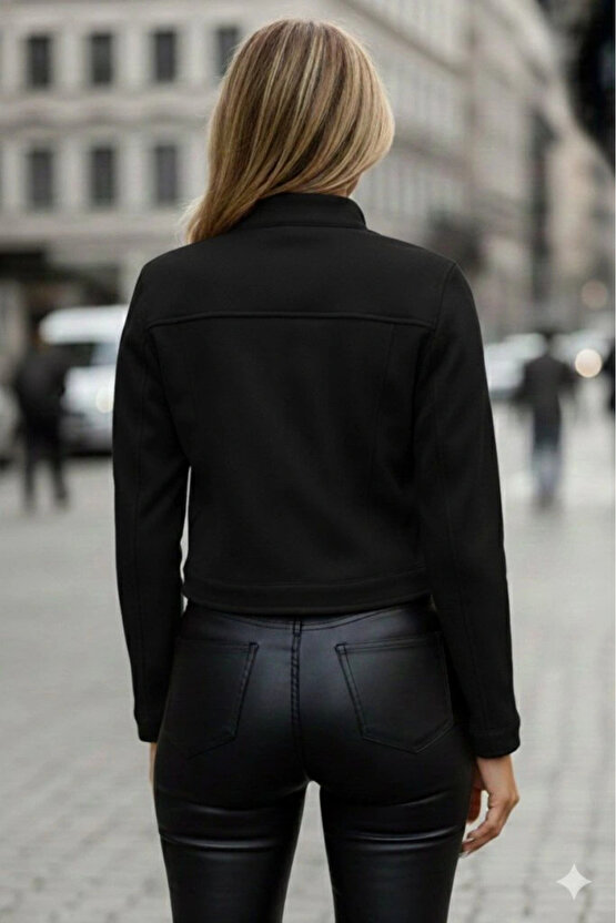 Kadın Uzun Kollu Yakadan Ve önden Düğmeli Süet Kısa Ceket