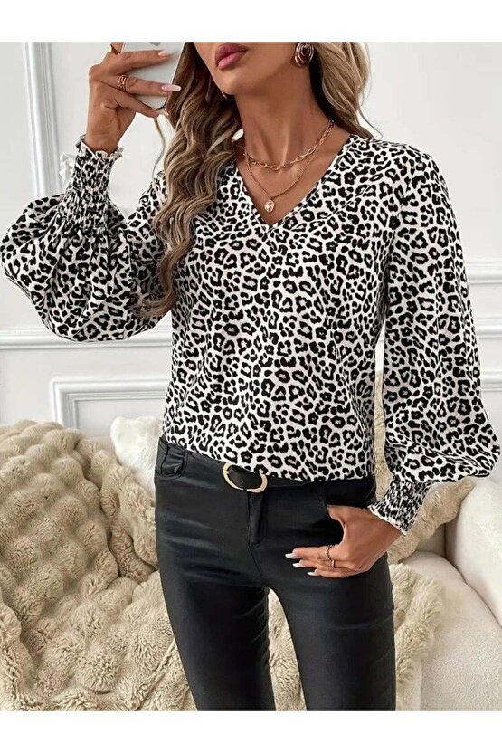 Kadın Uzun Kollu V Yaka Kollar Gipe Detaylı Leopar Desenli Süprem Bluz