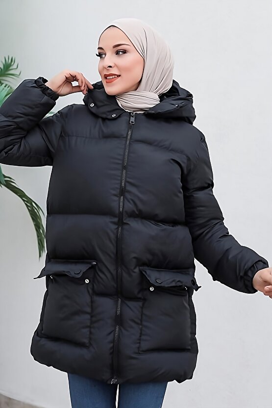 Kadın Siyah Kapüşonlu Uzun Şişme Mont – Fermuarlı, Büyük Cepli, Kışlık Dolgulu Puffer Mont