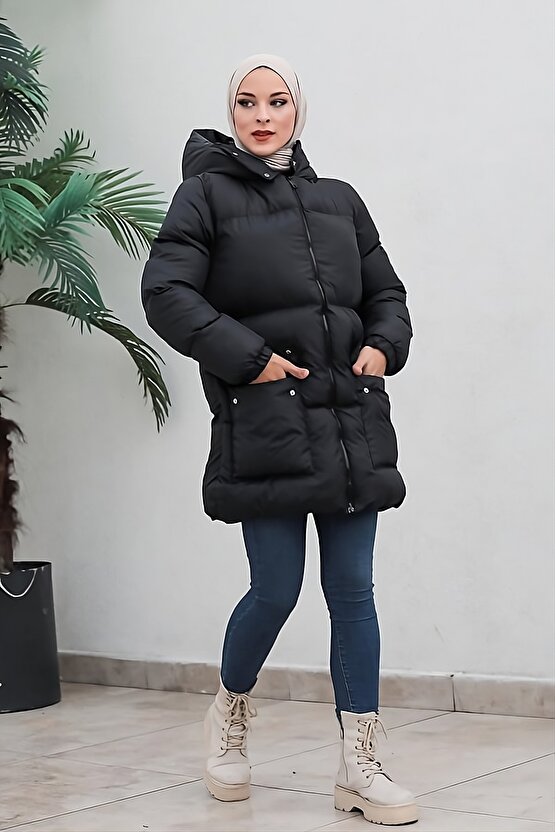Kadın Siyah Kapüşonlu Uzun Şişme Mont – Fermuarlı, Büyük Cepli, Kışlık Dolgulu Puffer Mont
