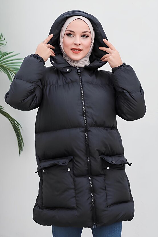 Kadın Siyah Kapüşonlu Uzun Şişme Mont – Fermuarlı, Büyük Cepli, Kışlık Dolgulu Puffer Mont