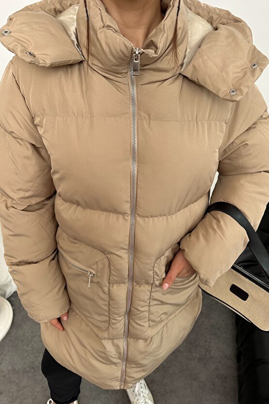 Kadın Kapüşonlu Uzun Şişme Mont – Su Geçirmez Oversize Kışlık, Cepli Fermuarlı