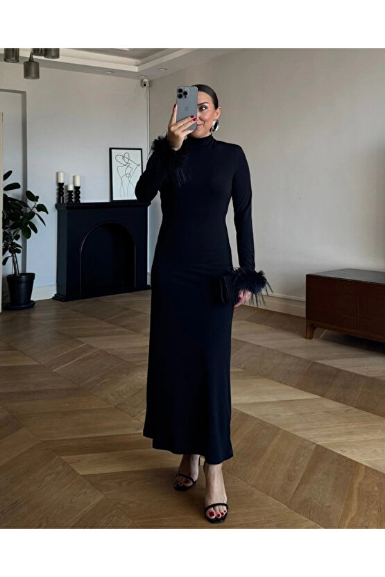 Kadın Uzun Kollu Balıkçı Yaka Kol Ağzı Tüy Detaylı Uzun Krep Elbise